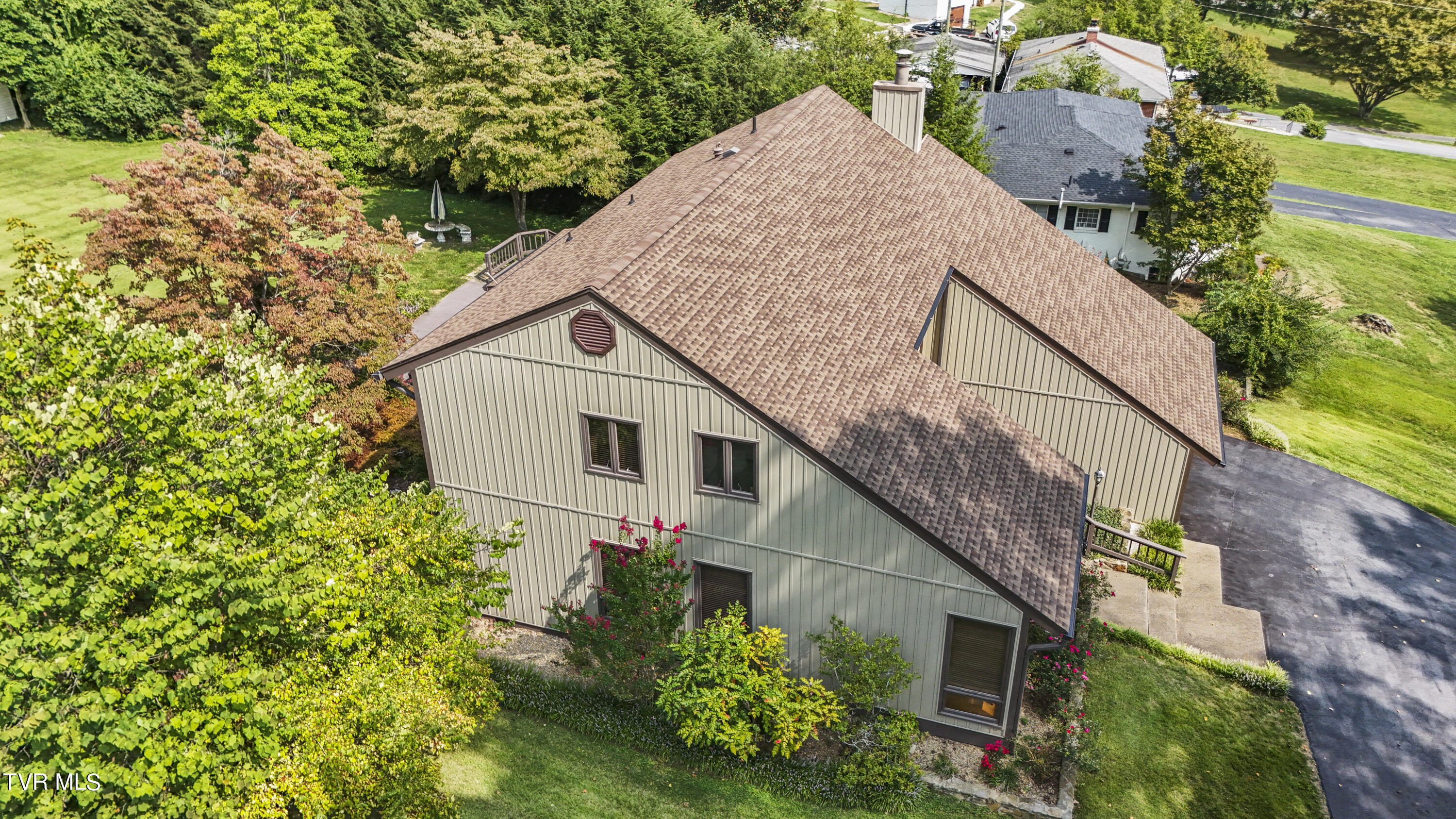 1902 Overhill Road Bristol, VA 24201 - Photo 41 of 54 DJI_20240909152602_0761_D