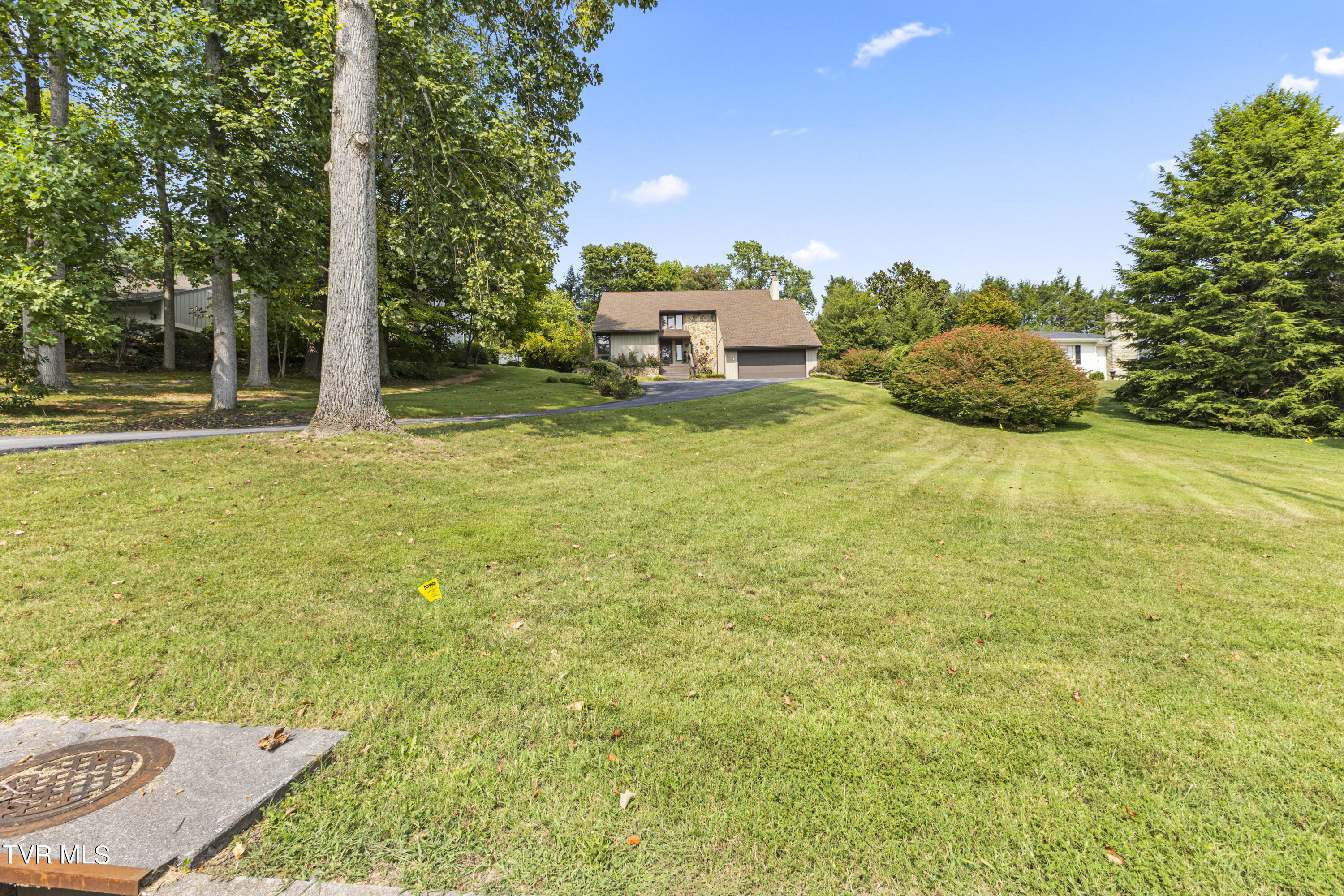 1902 Overhill Road Bristol, VA 24201 - Photo 46 of 54 128A4915
