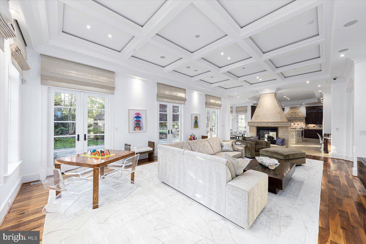 8710 Fernwood Road Bethesda, MD 20817 - Photo 14 of 40 Family Room