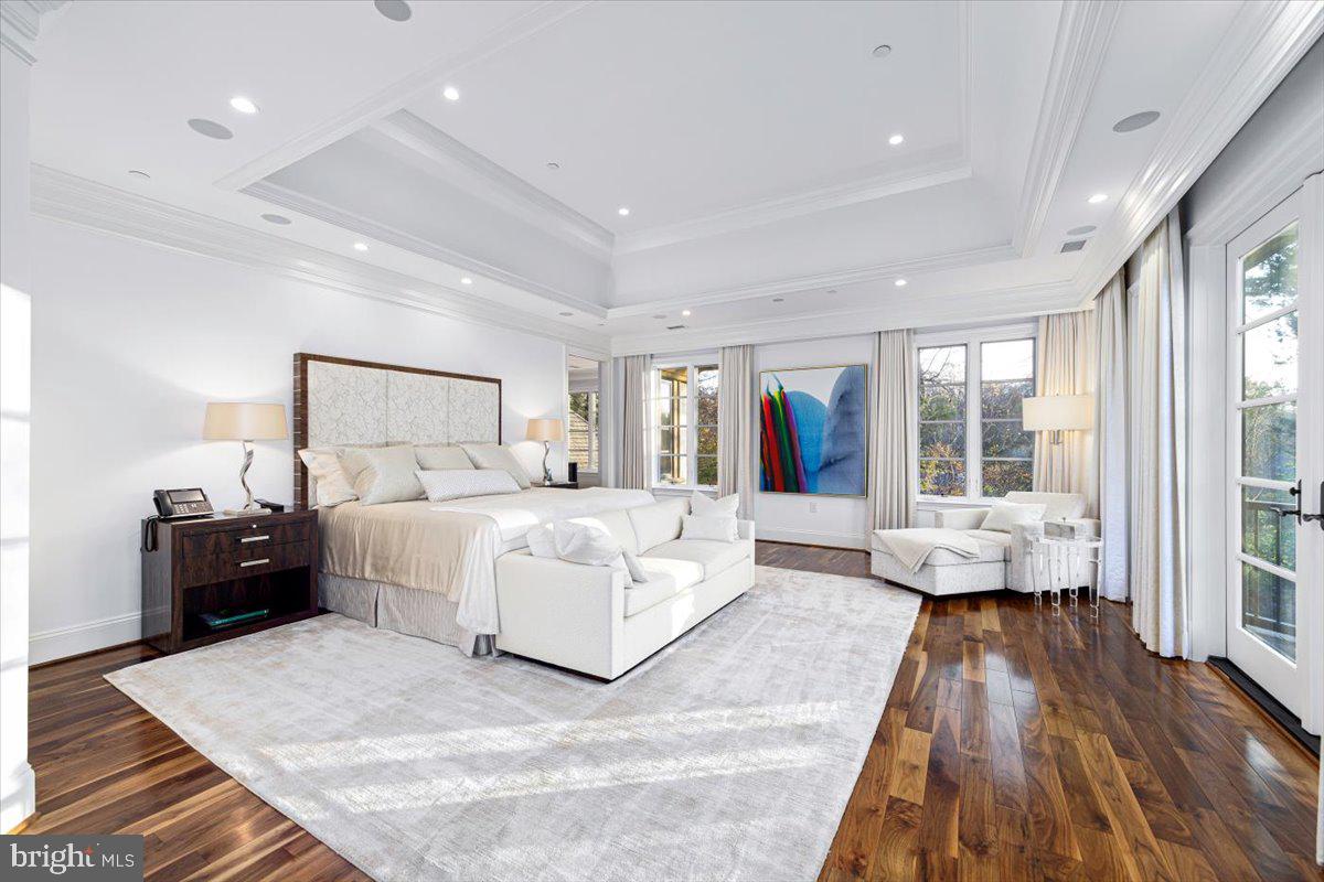 8710 Fernwood Road Bethesda, MD 20817 - Photo 16 of 40 Primary Bedroom