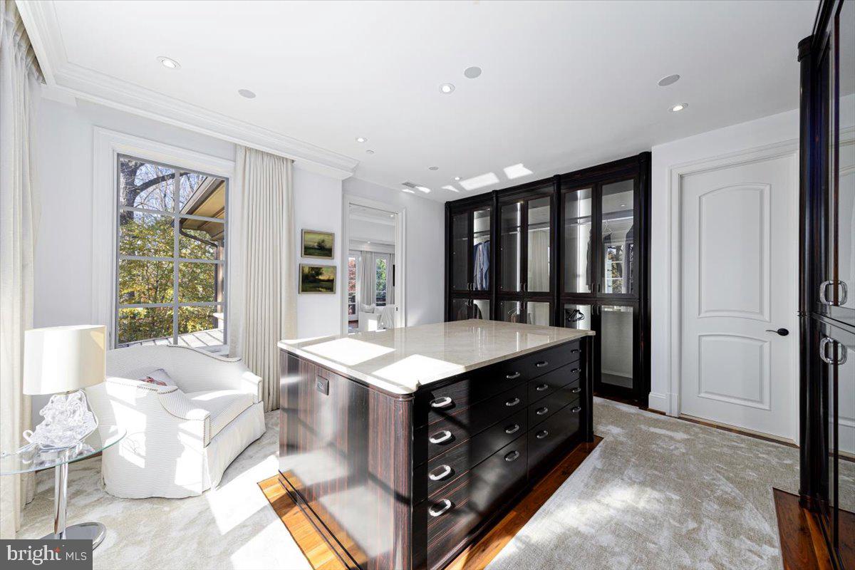 8710 Fernwood Road Bethesda, MD 20817 - Photo 19 of 40 Primary Closet