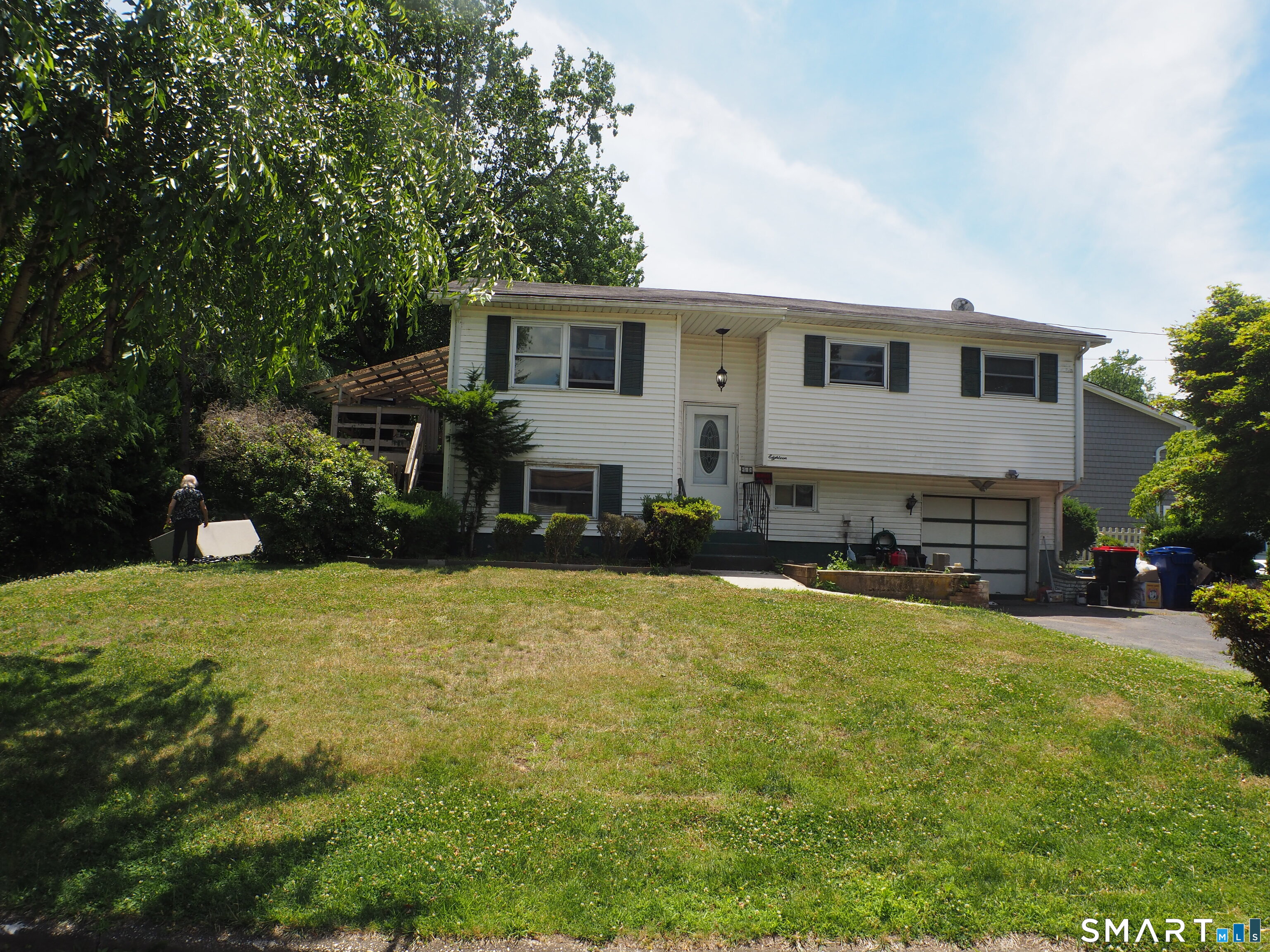 18 Country Club Road Norwalk, CT 06851 - Photo 2 of 16