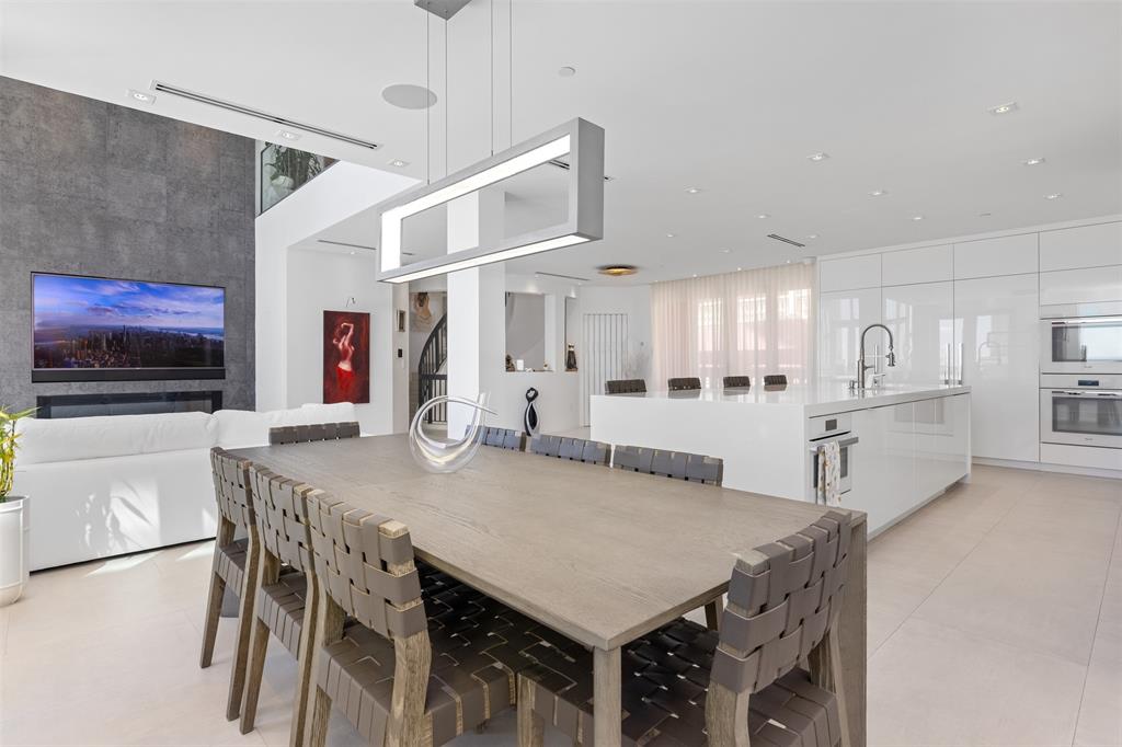 2140 North Ocean Boulevard, Unit V Fort Lauderdale, FL 33305 - Photo 27 of 63 Open living, dining and kitchen!