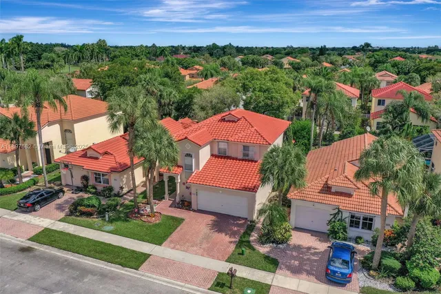 $689,000 | 1653 Southwest 158th Terrace, Pembroke Pines, FL 33027