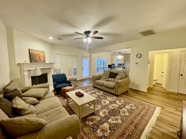 $3,500 | 3602 Garrettsville Drive, Pearland, TX 77584