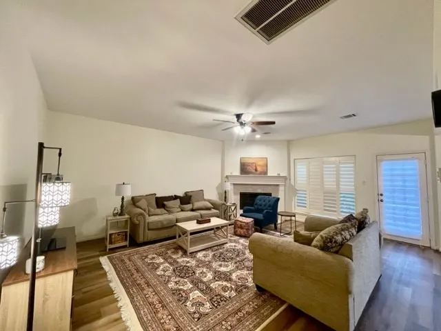 $3,500 | 3602 Garrettsville Drive, Pearland, TX 77584