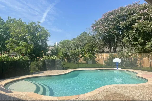 $3,500 | 3602 Garrettsville Drive, Pearland, TX 77584