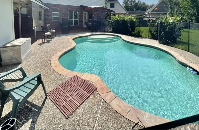 $3,500 | 3602 Garrettsville Drive, Pearland, TX 77584