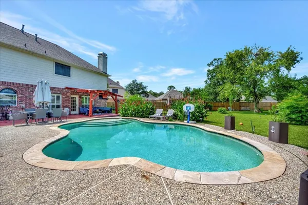 $3,500 | 3602 Garrettsville Drive, Pearland, TX 77584