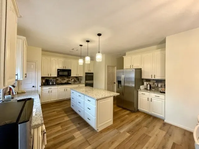 $3,500 | 3602 Garrettsville Drive, Pearland, TX 77584