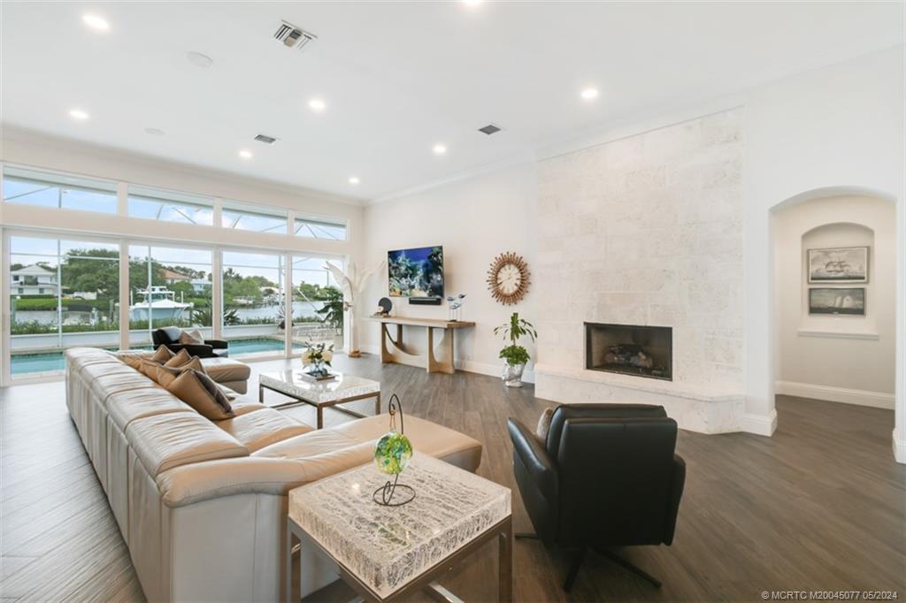 18797 Southeast River Ridge Road Jupiter, FL 33469 - Photo 12 of 72 Gallery Image 12