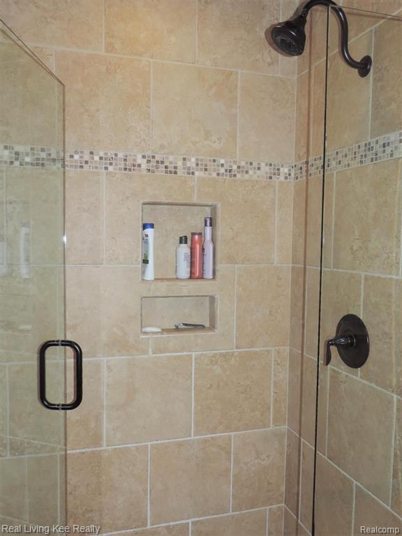 980 Golfview Court Rochester Hills, MI 48307 - Photo 27 of 43