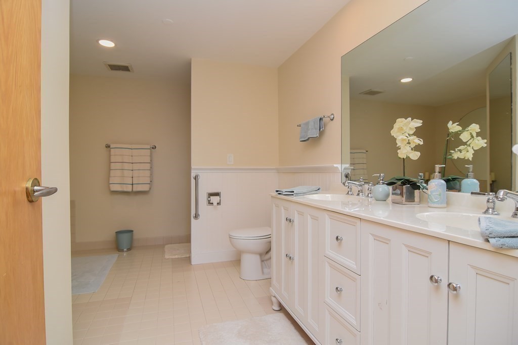 65 Lake Avenue, Unit 220 Worcester, MA 01604 - Photo 14 of 40