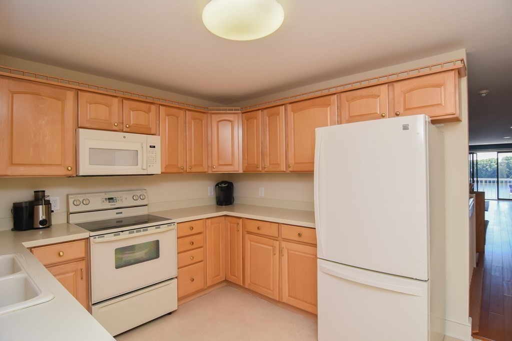 65 Lake Avenue, Unit 220 Worcester, MA 01604 - Photo 18 of 40