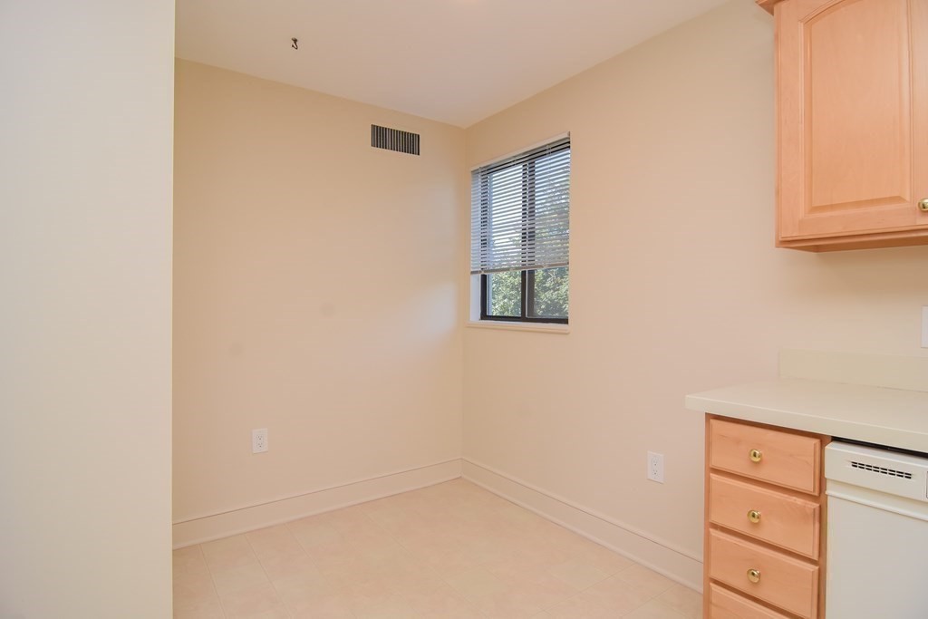 65 Lake Avenue, Unit 220 Worcester, MA 01604 - Photo 21 of 40