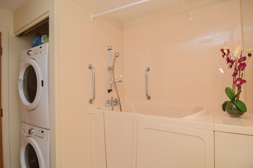 65 Lake Avenue, Unit 220 Worcester, MA 01604 - Photo 26 of 40