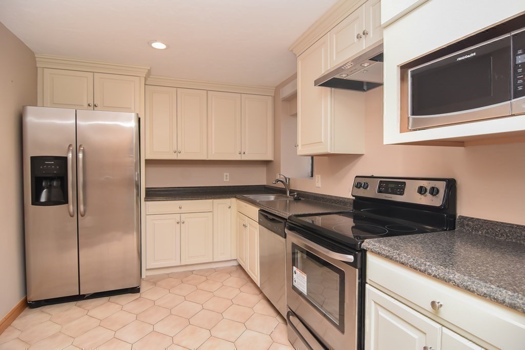 65 Lake Avenue, Unit 220 Worcester, MA 01604 - Photo 37 of 40