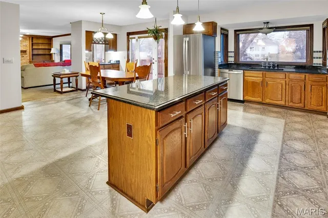 $675,000 | 15142 Highcroft Drive, Chesterfield, MO 63017