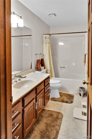 $675,000 | 15142 Highcroft Drive, Chesterfield, MO 63017