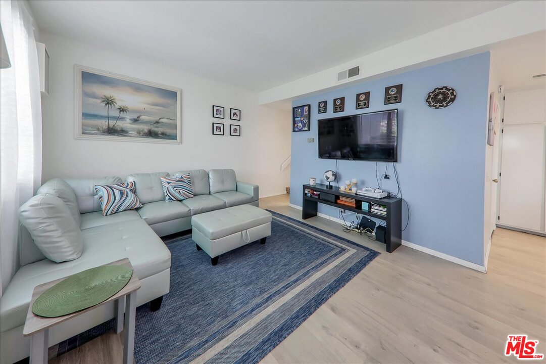 23 Remington Irvine, CA 92620 - Photo 6 of 28