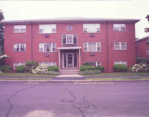 32 Whitman Road, Unit B3 32 Waltham, MA 02453 - Photo 1 of 1 Gallery Image 1