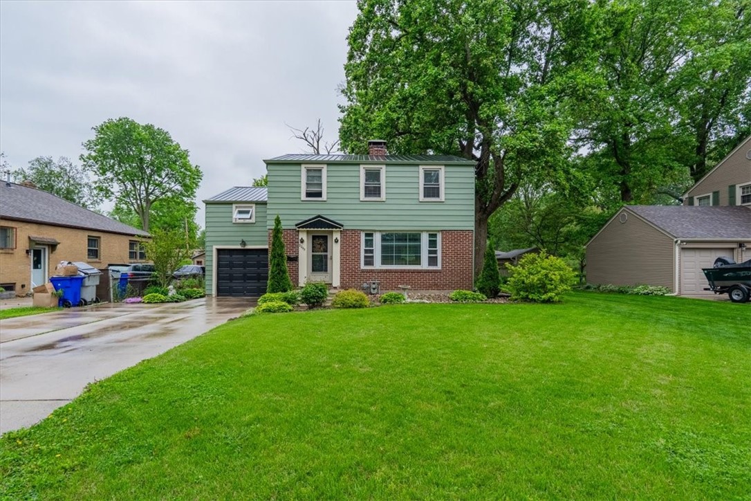 2255 West Forest Avenue Decatur, IL 62522 - Photo 1 of 30