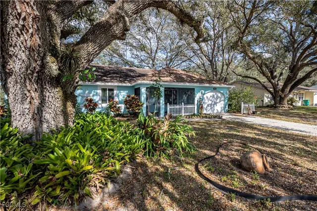 $1,800 | 4001 East Sunflower Circle, LaBelle, FL 33935