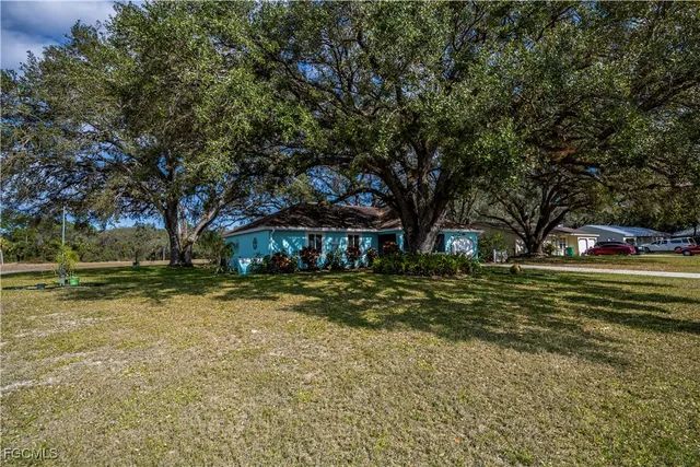 $1,800 | 4001 East Sunflower Circle, LaBelle, FL 33935