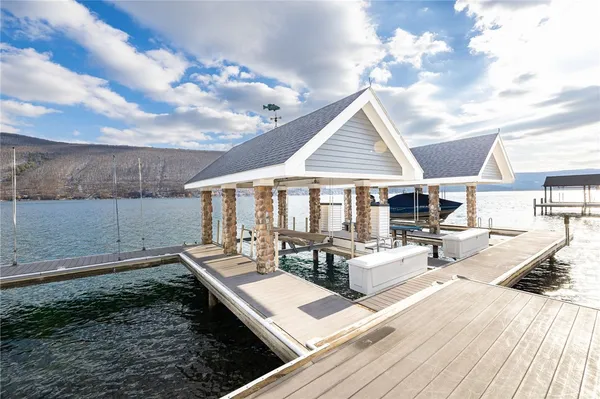 $3,395,000 | 6985 State Rte 21, South Bristol, NY 14512