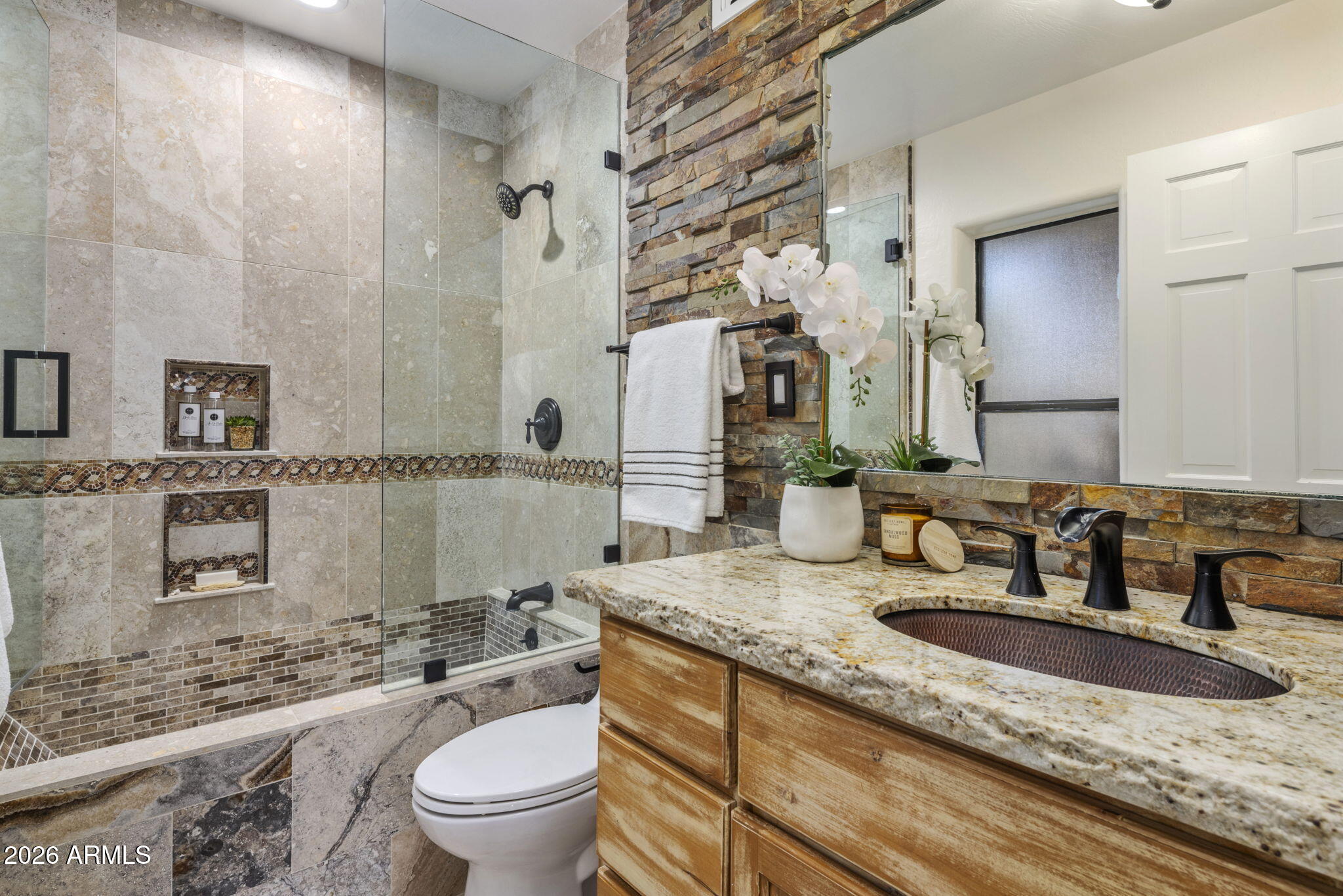 8955 North 45th Street Phoenix, AZ 85028 - Photo 23 of 53 Guest Room 2-Bathroom