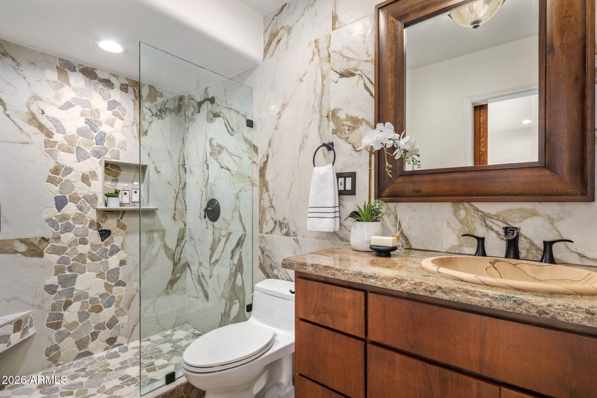 8955 North 45th Street Phoenix, AZ 85028 - Photo 25 of 53 Guest Room 3-Bathroom