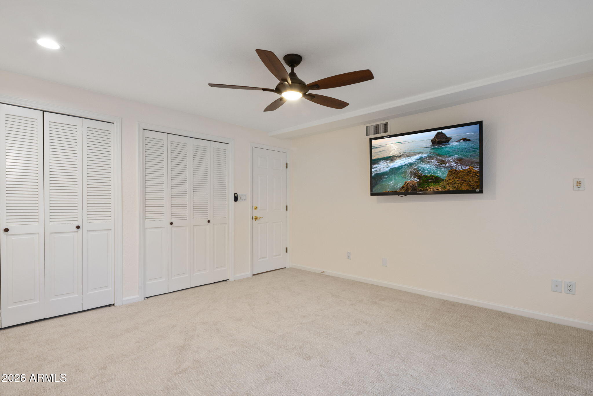 8955 North 45th Street Phoenix, AZ 85028 - Photo 29 of 53 Guest Room 5