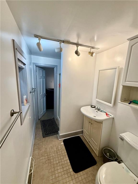 1236 Resaca Place Pittsburgh, PA 15212 - Photo 13 of 15 Bath