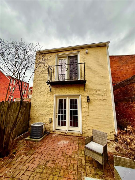 1236 Resaca Place Pittsburgh, PA 15212 - Photo 2 of 15 Front