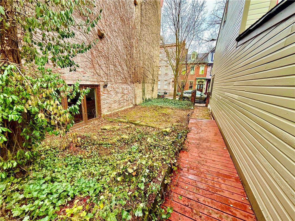 1236 Resaca Place Pittsburgh, PA 15212 - Photo 4 of 15 Front yard