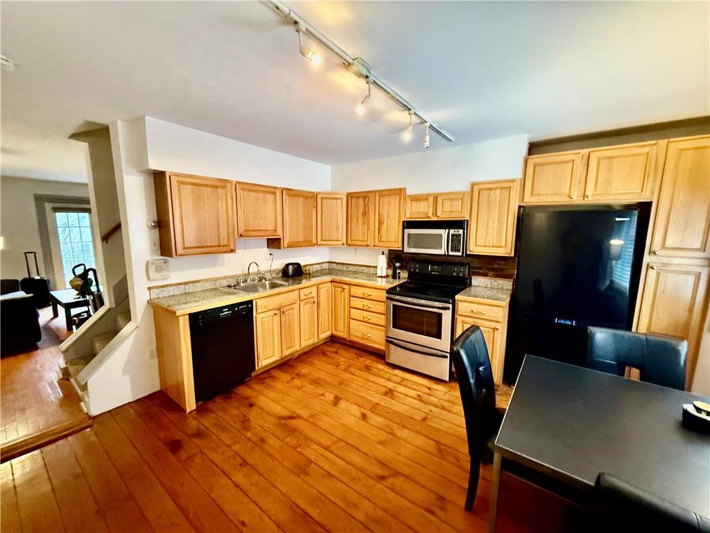 1236 Resaca Place Pittsburgh, PA 15212 - Photo 9 of 15 Kitchen