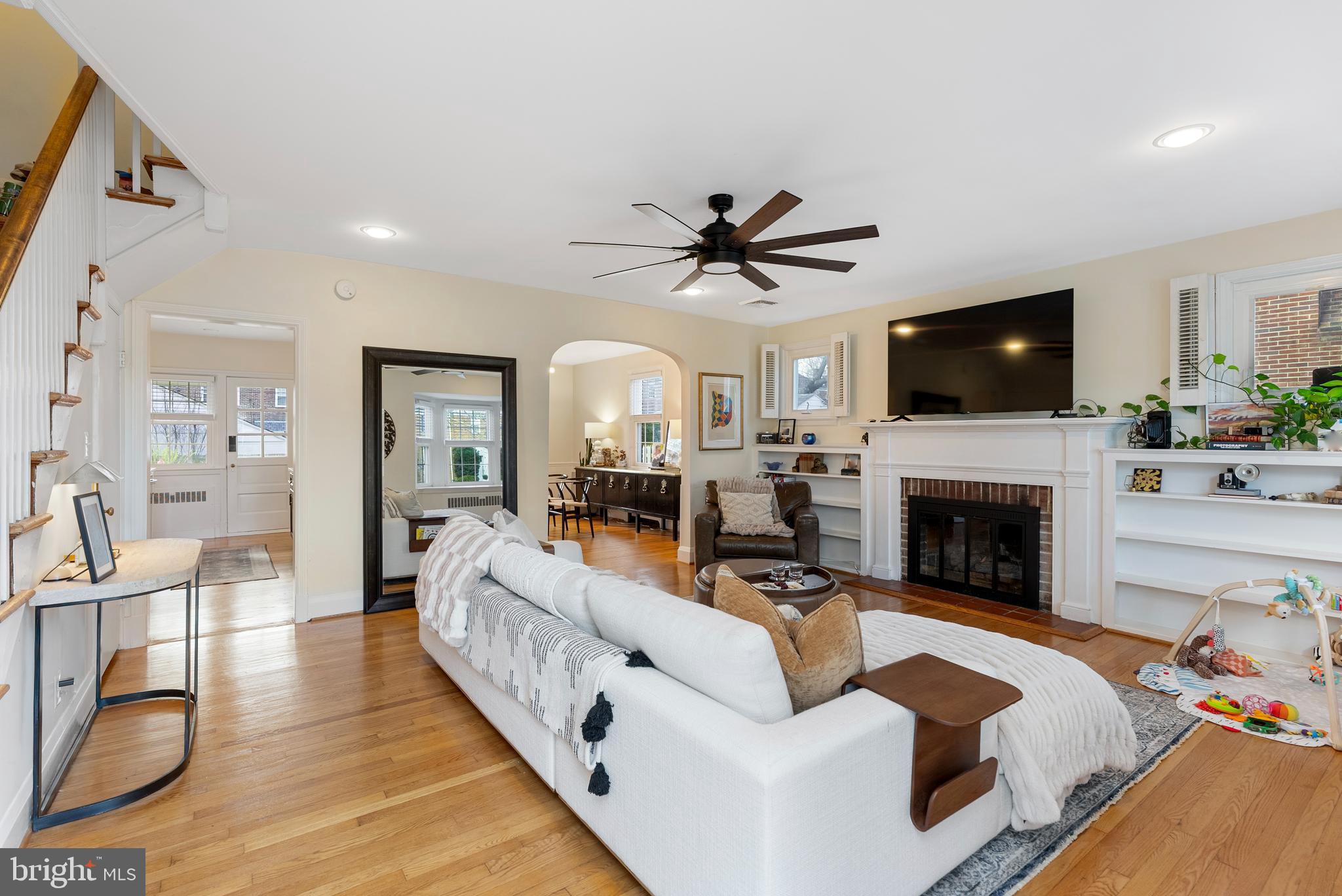 223 Regester Avenue Baltimore, MD 21212 - Photo 5 of 61