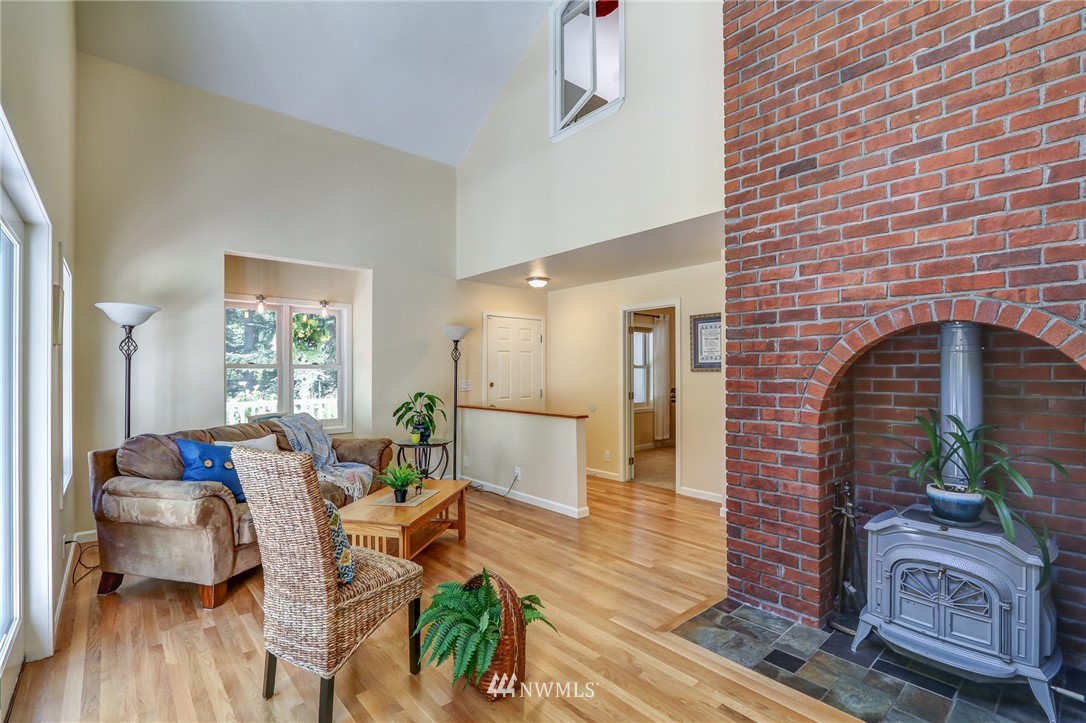 3331 Northwest Parris Road Poulsbo, WA 98370 - Photo 12 of 38 Gallery Image 12