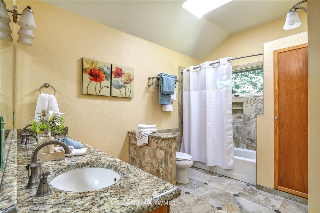 3331 Northwest Parris Road Poulsbo, WA 98370 - Photo 25 of 38 Gallery Image 25