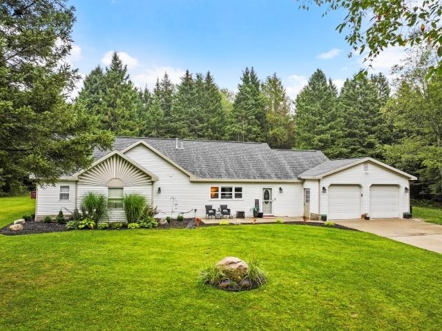 424 North 29 Road Cadillac, MI 49601 - Photo 8 of 40