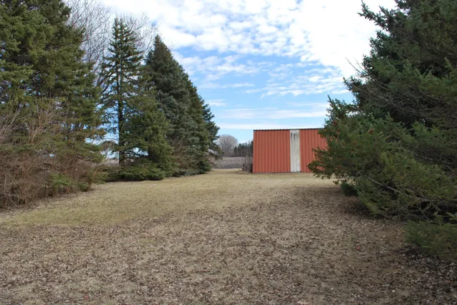 $344,900 | 2404 Highway 15, Truman, MN 56088