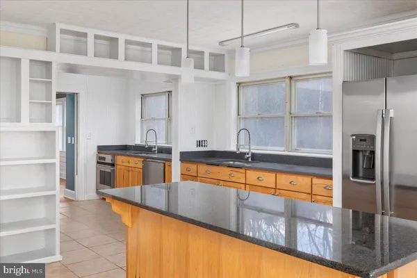 $499,800 | 2114 East Lee Highway, New Market, VA 22844