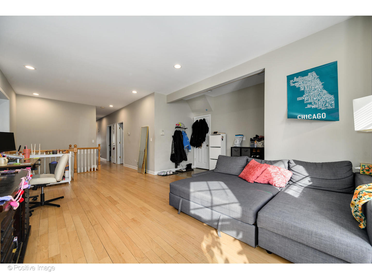 1330 West Roscoe Street Chicago, IL 60657 - Photo 14 of 26 a living room with furniture