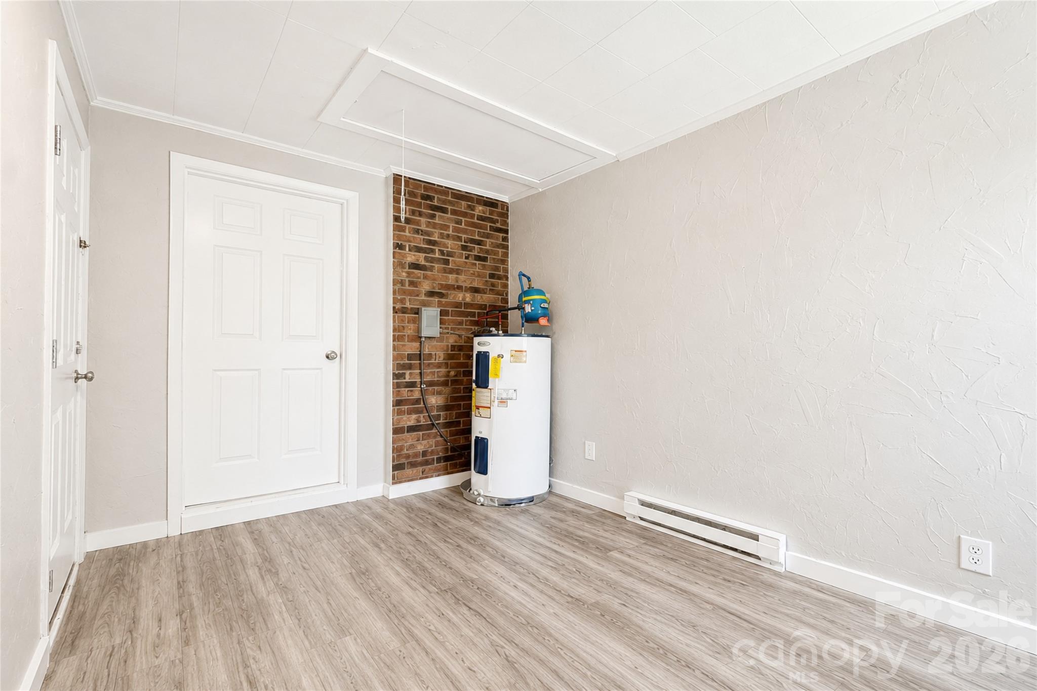 2121 24th Street Northeast Hickory, NC 28601 - Photo 23 of 30