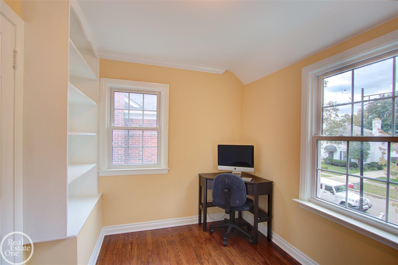 428 Lothrop Road Grosse Pointe, MI 48236 - Photo 10 of 41 31363970-9.JPG