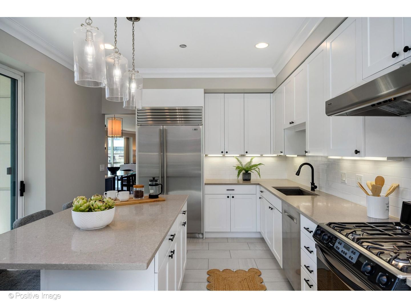 60 West Erie Street, Unit 601 Chicago, IL 60654 - Photo 16 of 33