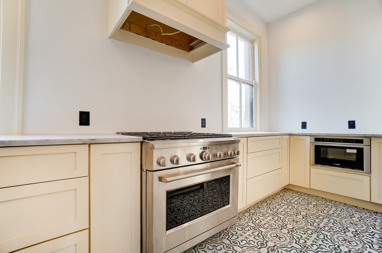 3891 Reading Road Cincinnati, OH 45229 - Photo 19 of 42 Gallery Image 19