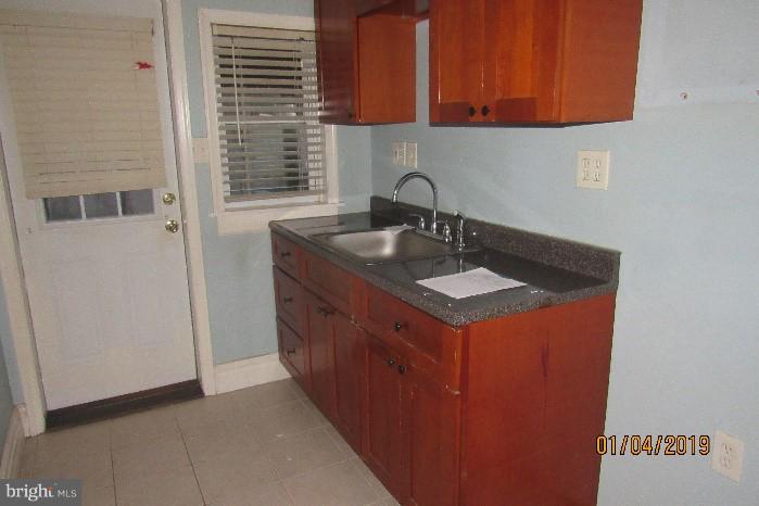 412 Old Riverside Road Baltimore, MD 21225 - Photo 3 of 9