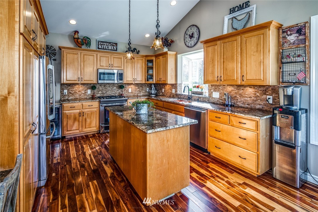 5950 Birch Point Road Blaine, WA 98230 - Photo 11 of 40 Gallery Image 11