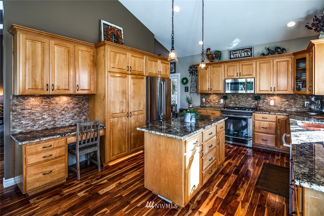 5950 Birch Point Road Blaine, WA 98230 - Photo 9 of 40 Gallery Image 9